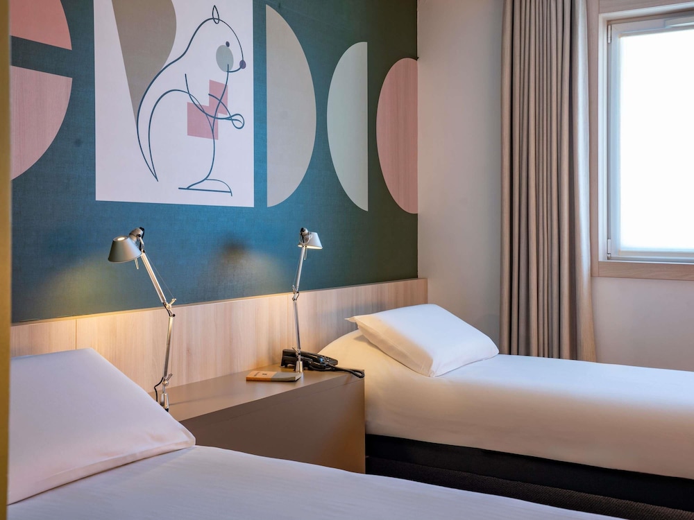 Habitación Estándar - 2 camas individuales del hotel Ibis Styles Guéret. Foto 1
