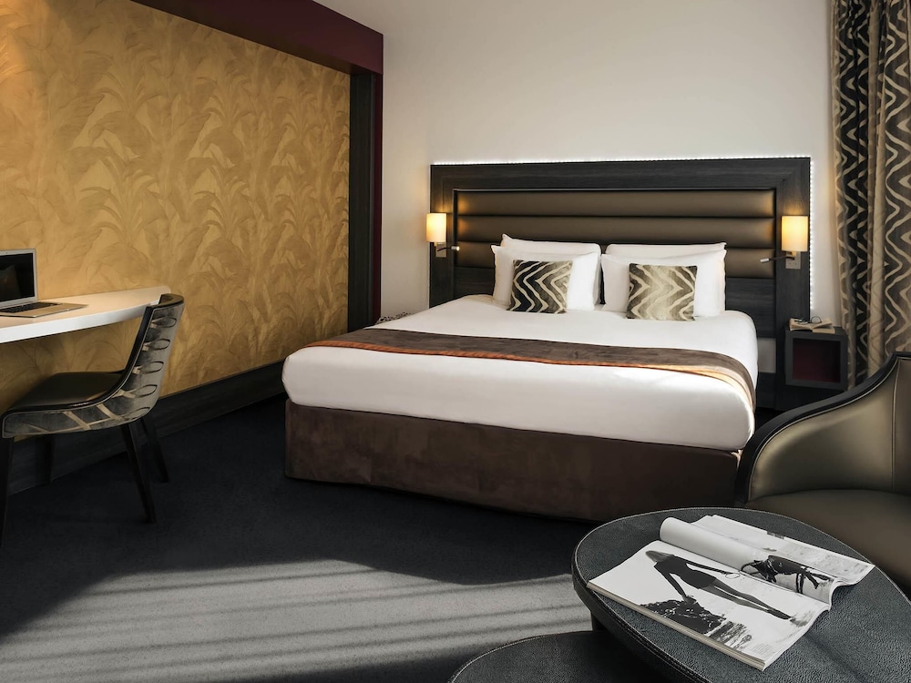 SUITE DE CATEGORÍA SUPERIOR CON 1 CAMA KING SIZE del hotel Mercure Lyon Centre - Gare Part Dieu