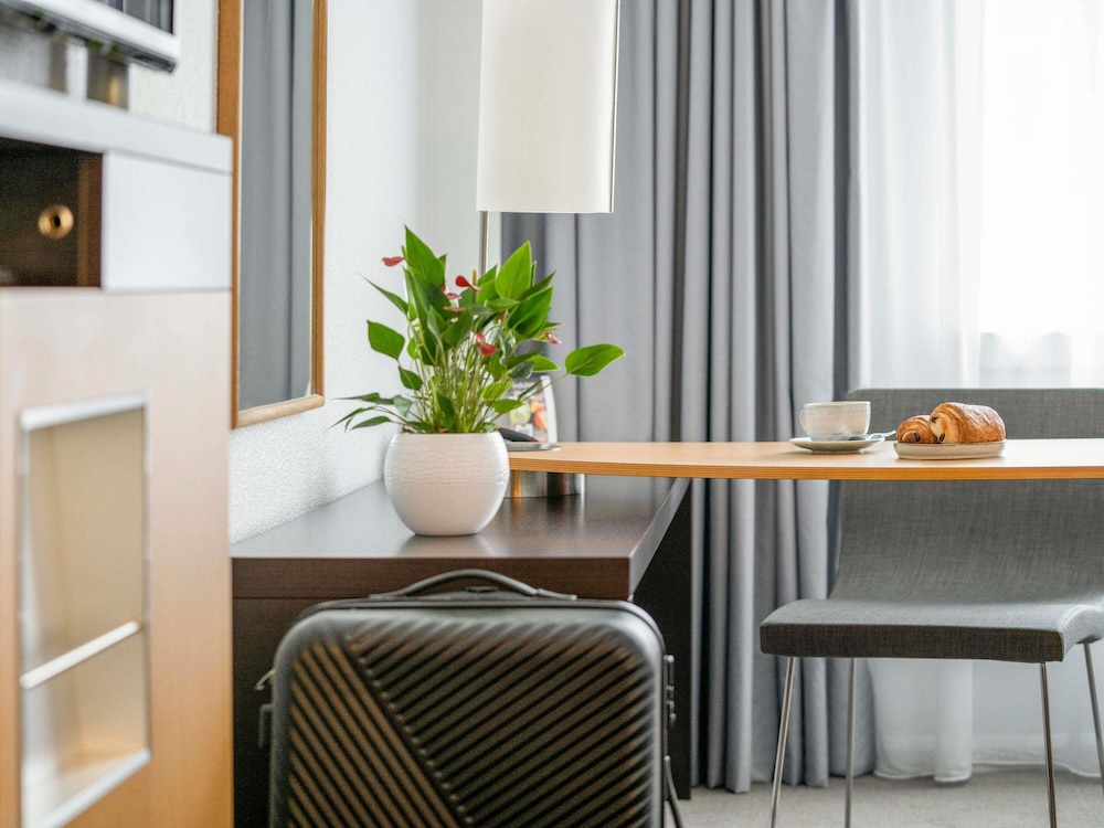 Habitación Ejecutiva 1 Cama Queen + Sofá Convertible del hotel Novotel Glasgow Centre. Foto 6