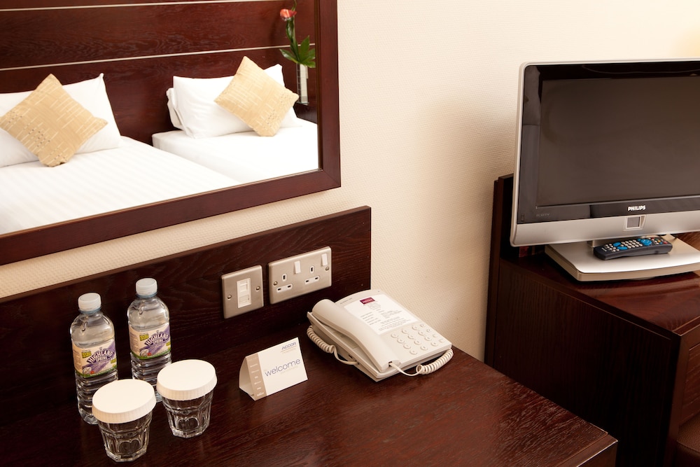 Habitación clásica con 2 camas individuales del hotel Mercure Glasgow City. Foto 1