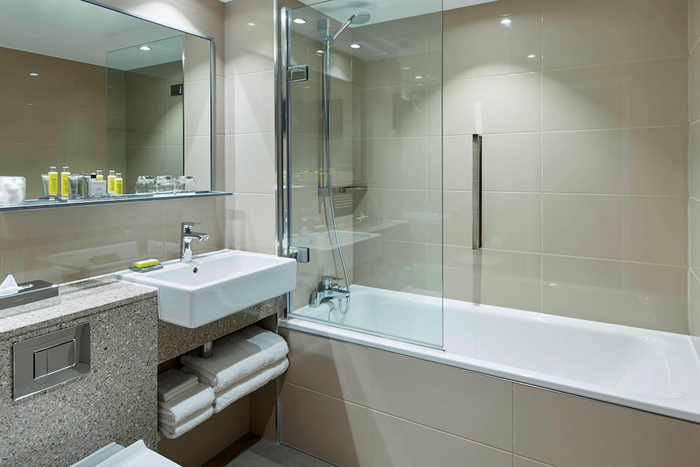 Habitación ejecutiva, 1 cama de matrimonio grande del hotel London Heathrow Marriott. Foto 5
