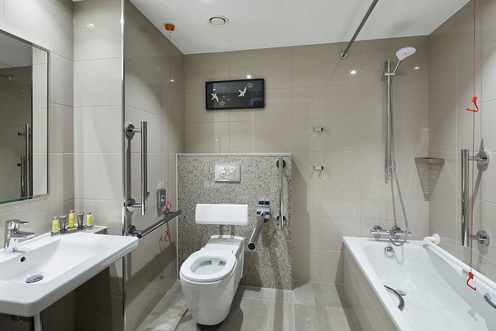 Habitación Deluxe, 1 cama de matrimonio grande del hotel London Heathrow Marriott. Foto 7