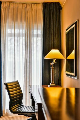 Habitación Clásica con 1 cama doble del hotel Sheraton Skyline Hotel London Heathrow. Foto 4