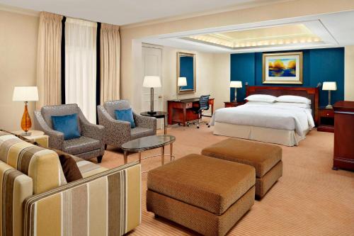 Suite Junior con acceso al club lounge - 1 cama grande del hotel Sheraton Skyline Hotel London Heathrow. Foto 1