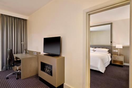 Habitación Familiar, 1 cama Queen o 1 cama individual del hotel Sheraton Heathrow. Foto 2