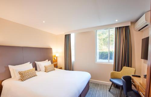 Habitación King del hotel Thistle London Heathrow Terminal 5. Foto 2
