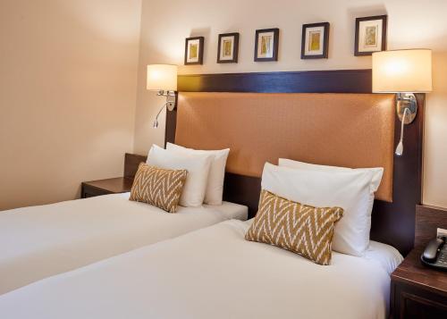 Habitación Twin Deluxe - 2 camas del hotel Thistle London Heathrow Terminal 5. Foto 5