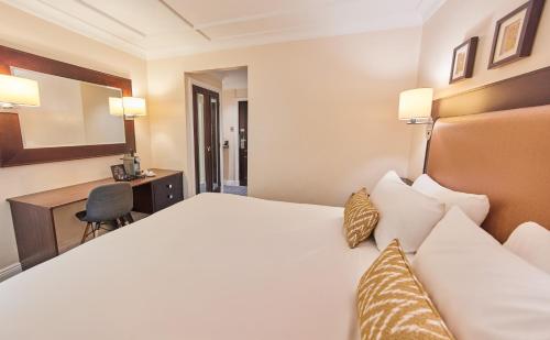 Habitación Deluxe King del hotel Thistle London Heathrow Terminal 5