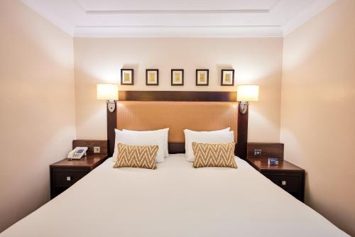 Habitación Deluxe King del hotel Thistle London Heathrow Terminal 5. Foto 5