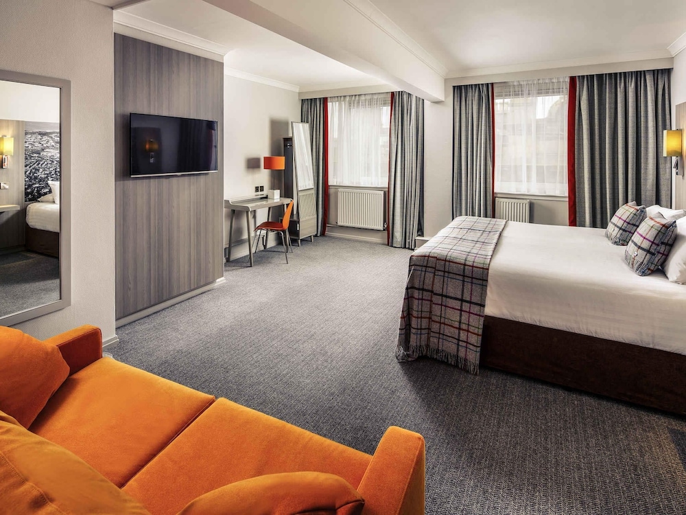 Habitación Privilege con 1 cama doble y vistas al río o al casco antiguo del hotel Mercure Inverness. Foto 1