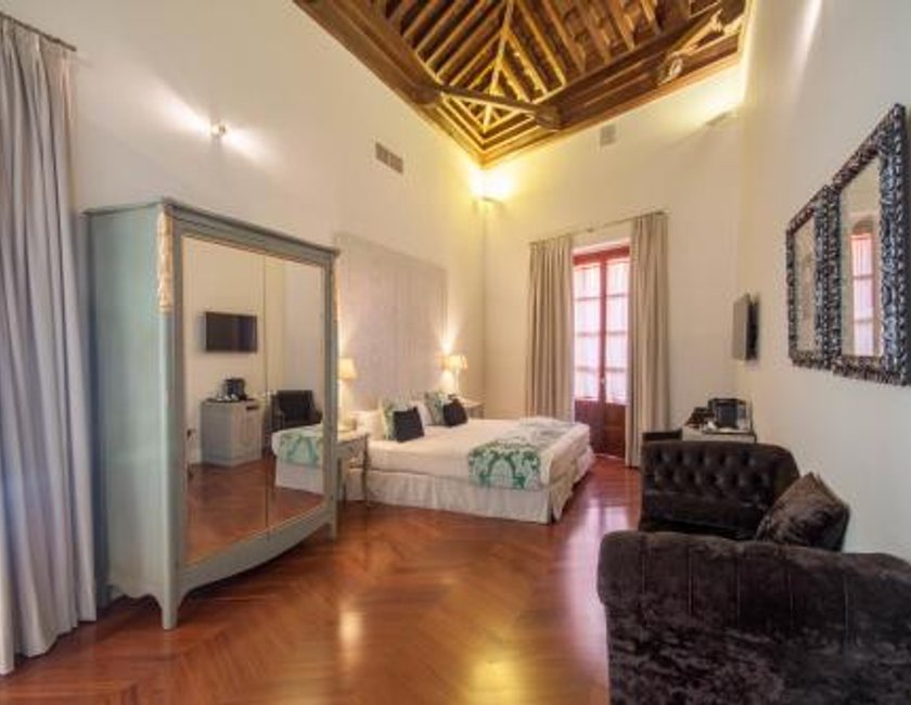 Suite Familiar de 2 dormitorios del hotel Boutique Palacio Pinello. Foto 1