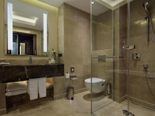 Habitación Clásica con 1 cama doble del hotel Movenpick Malatya. Foto 1