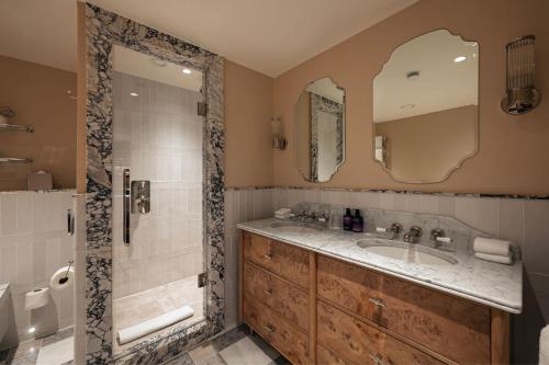 Suite del hotel The Athenaeum and Residences. Foto 5