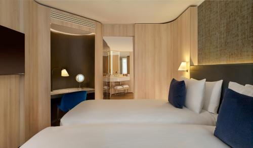 Habitación Doble Deluxe - 2 camas del hotel Riu Plaza London The Westminster. Foto 4