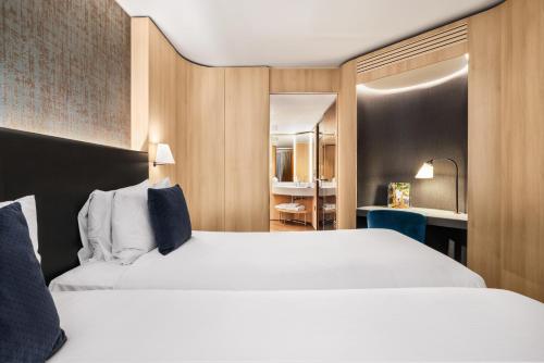 Habitación Doble Deluxe - 2 camas del hotel Riu Plaza London The Westminster. Foto 5