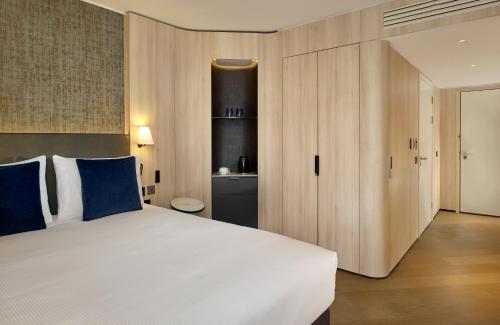 Habitación Deluxe - 1 cama grande del hotel Riu Plaza London The Westminster. Foto 3