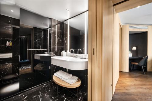 King One Bedroom Suite del hotel Riu Plaza London The Westminster. Foto 8