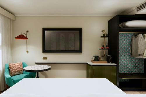 Habitación Doble Clásica con vistas a la ciudad del hotel Corus Hyde Park. Foto 1