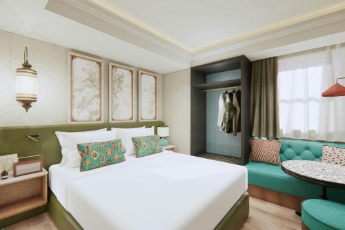 Habitación Doble Clásica con vistas a la ciudad del hotel Corus Hyde Park. Foto 5