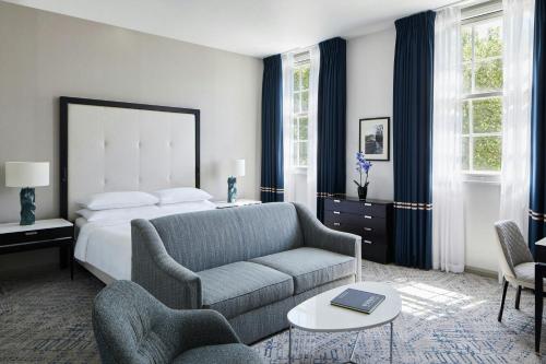 Habitación Executive King con acceso al salón ejecutivo del hotel London Marriott Grosvenor Square