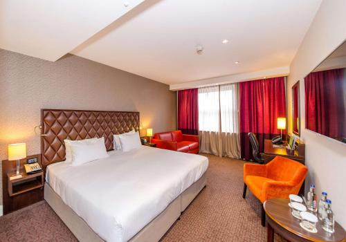 Habitación Deluxe King del hotel Doubletree By Hilton London Marble Arch. Foto 1