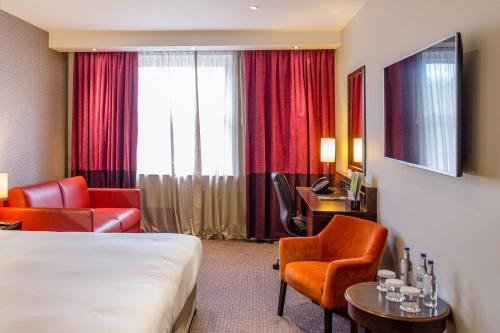 Habitación Deluxe King del hotel Doubletree By Hilton London Marble Arch. Foto 2