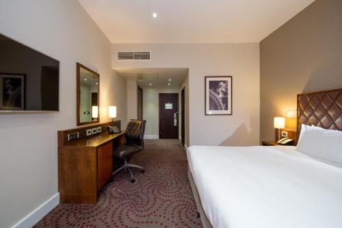 Habitación Deluxe King del hotel Doubletree By Hilton London Marble Arch. Foto 3