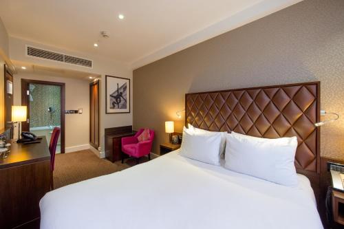 Habitación Queen del hotel Doubletree By Hilton London Marble Arch. Foto 4
