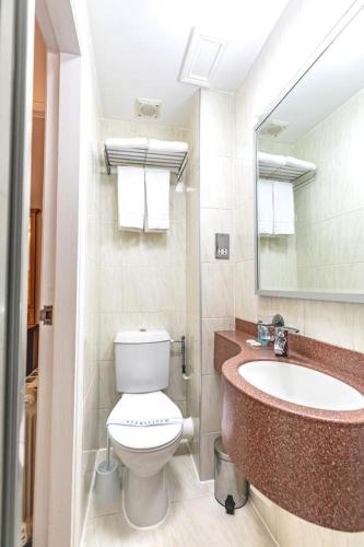Habitación doble con baño privado del hotel Nayland. Foto 8
