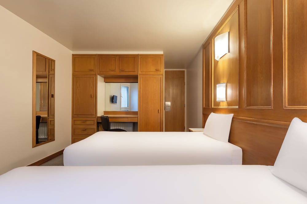 Habitación clásica con 2 camas individuales del hotel St Giles - London. Foto 1