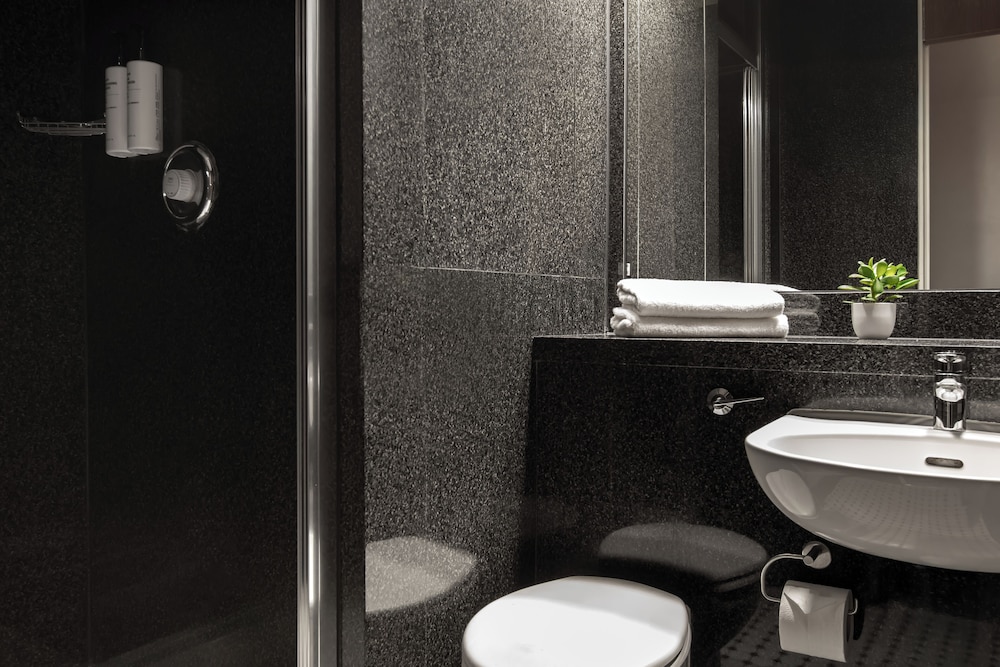 Habitación clásica con 2 camas individuales del hotel St Giles - London. Foto 5