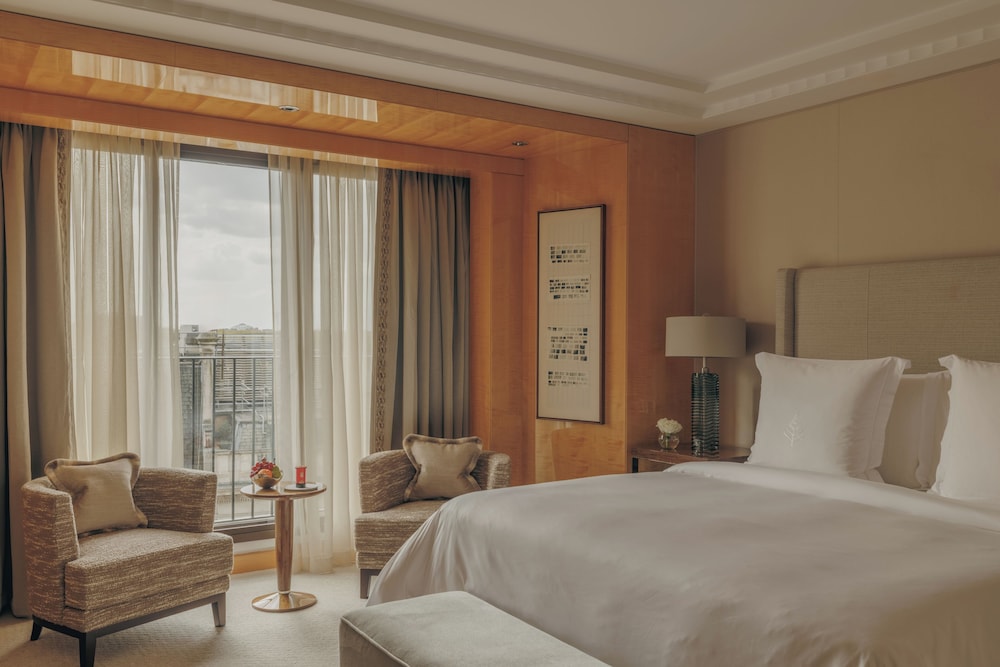 Suite Deluxe del hotel Four Seasons London At Park Lane. Foto 2
