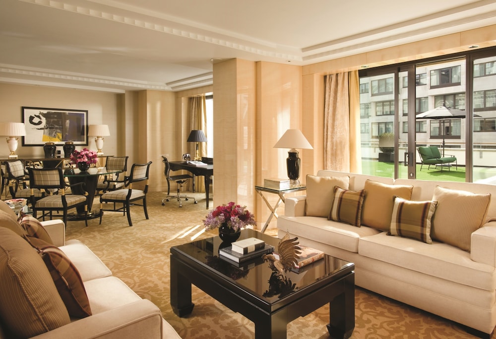 Habitación, 1 cama de matrimonio grande, terraza del hotel Four Seasons London At Park Lane. Foto 1