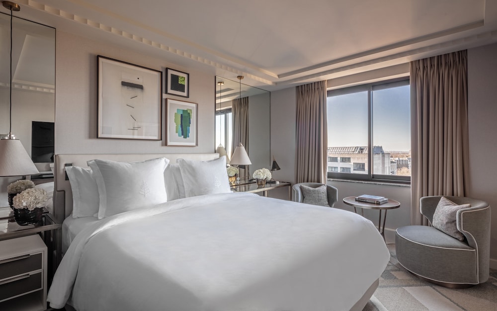 Habitación superior, 1 cama de matrimonio grande del hotel Four Seasons London At Park Lane. Foto 1