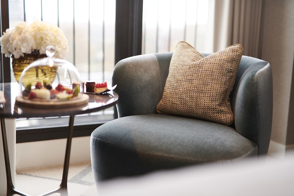 Habitación Premier, 1 cama de matrimonio grande del hotel Four Seasons London At Park Lane. Foto 3