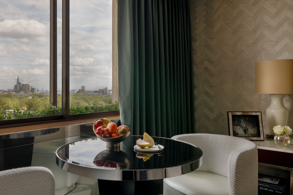 Suite (Westminster) del hotel Four Seasons London At Park Lane. Foto 5