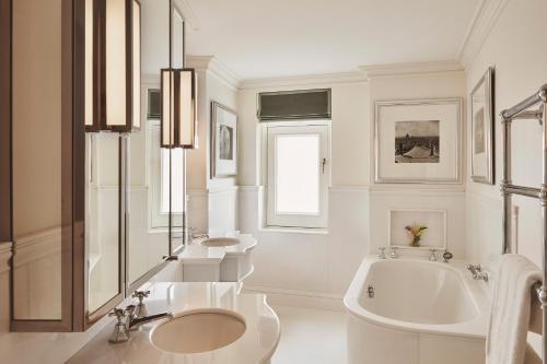 Suite Coburg del hotel The Connaught. Foto 2