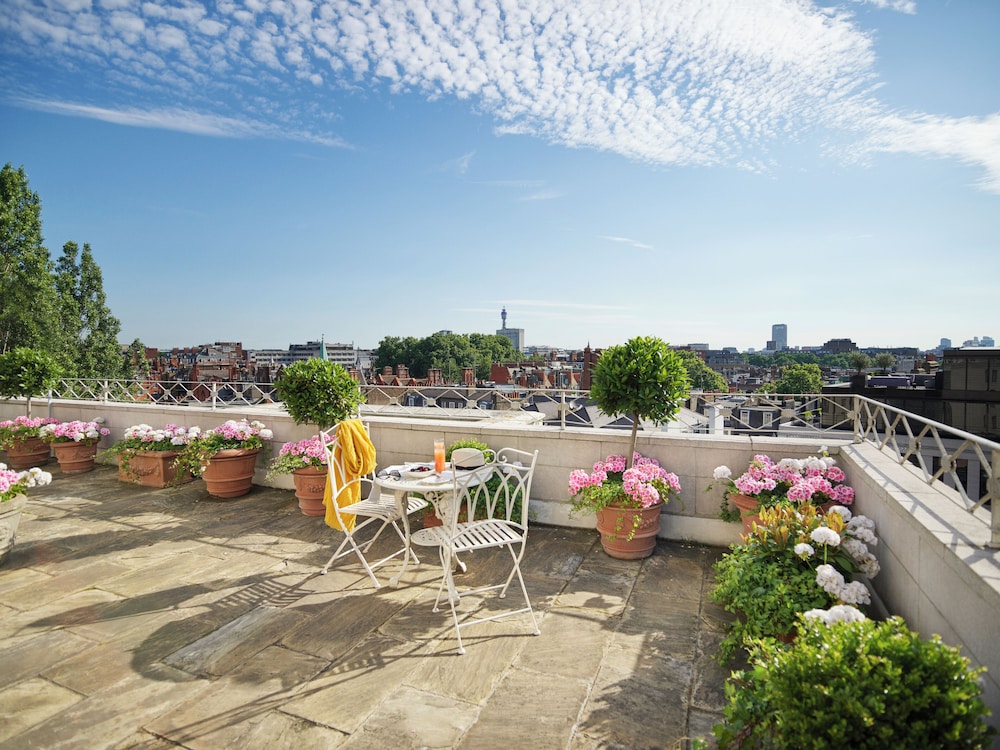Suite, terraza (Oliver Messel) del hotel The Dorchester. Foto 3