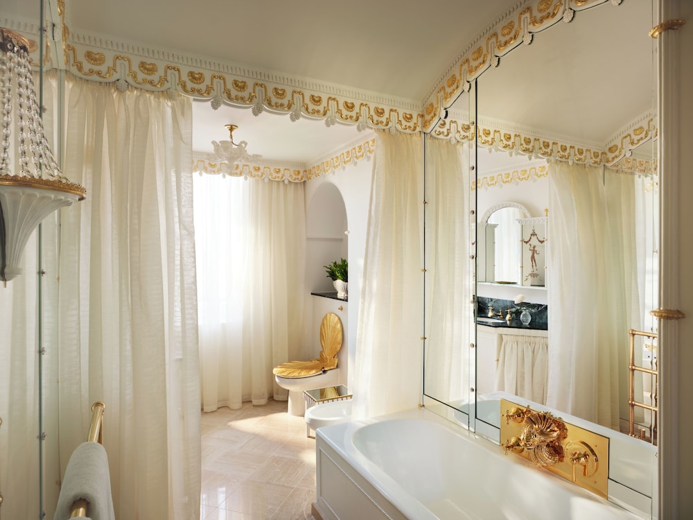 Suite, terraza (Oliver Messel) del hotel The Dorchester. Foto 4