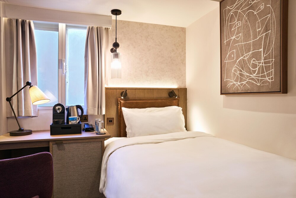 Habitación individual (recién reformada) del hotel Radisson Blu , London Euston Square (formerly Grafton). Foto 2
