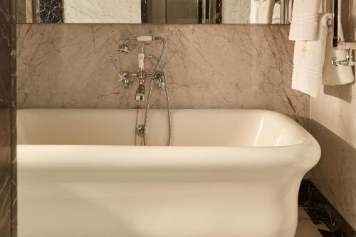 Suite Deluxe del hotel Claridge's. Foto 3