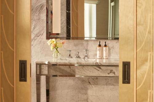 Suite Deluxe del hotel Claridge's. Foto 4