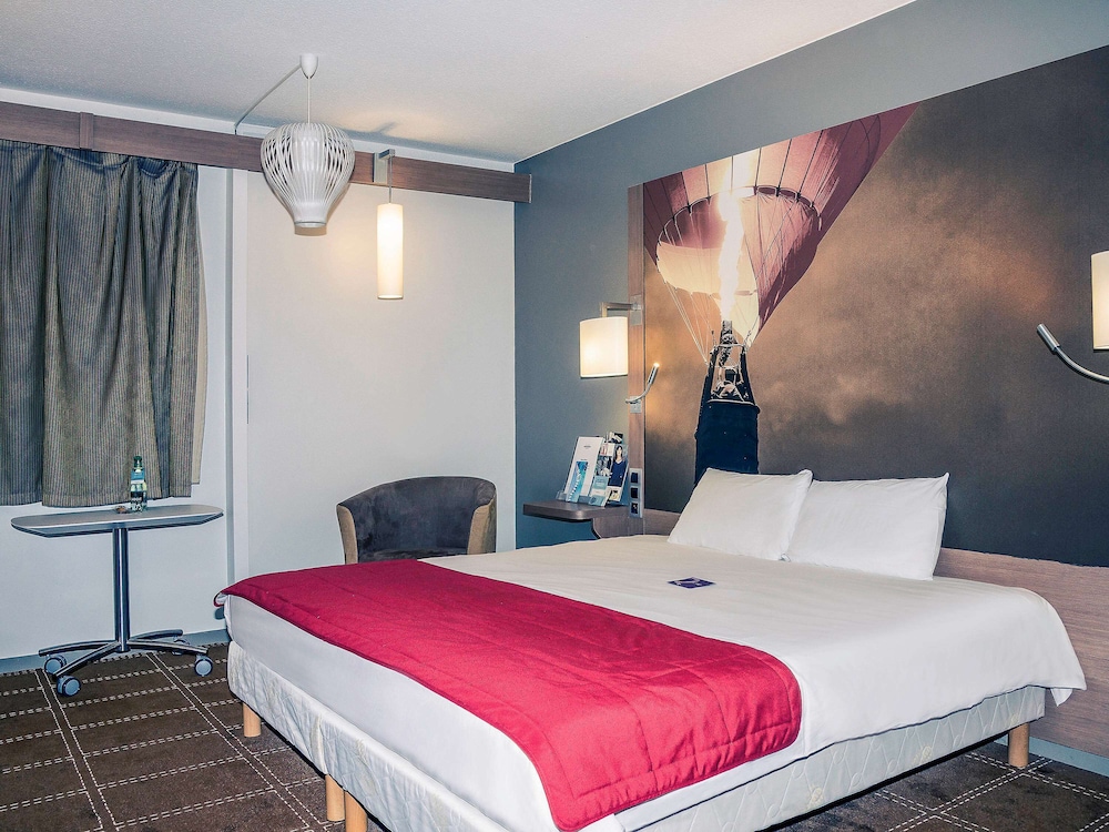 Habitación Standard con una cama doble del hotel Mercure Vienne Sud Chanas. Foto 1