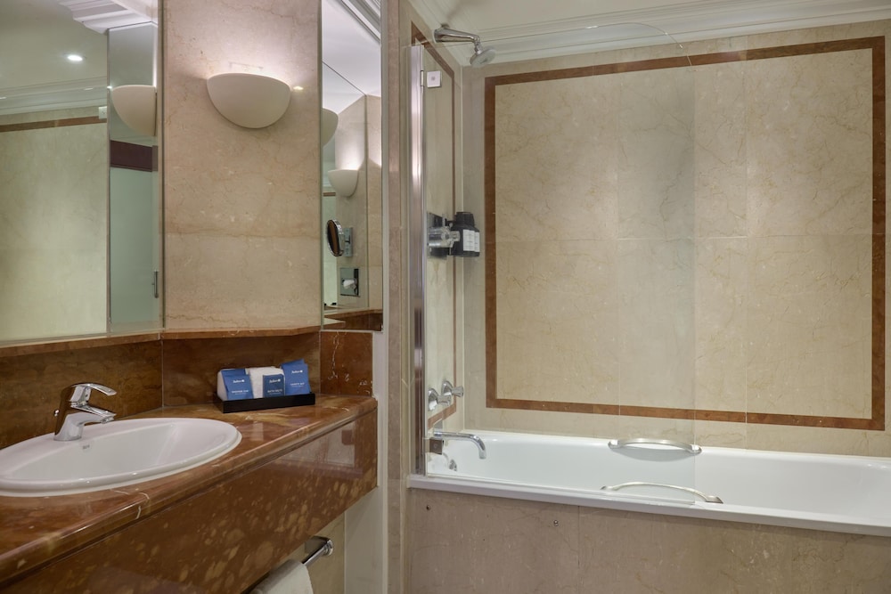 Habitación Premium del hotel Radisson Blu , London Leicester Square. Foto 11