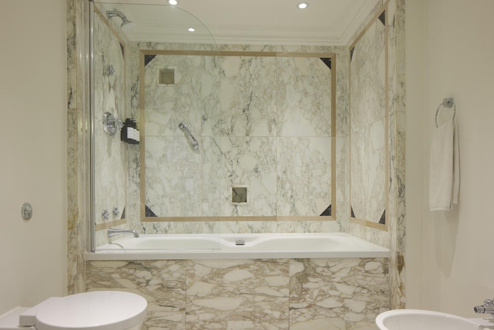 Suite, 1 habitación (View of the Square) del hotel Radisson Blu , London Leicester Square. Foto 11