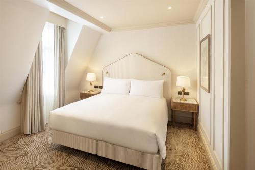 Waldorf King Room del hotel The Waldorf Hilton, London