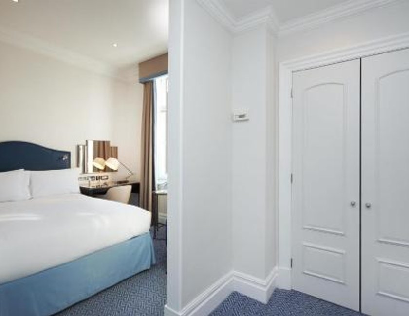 Habitación Queen del hotel The Waldorf Hilton, London. Foto 1