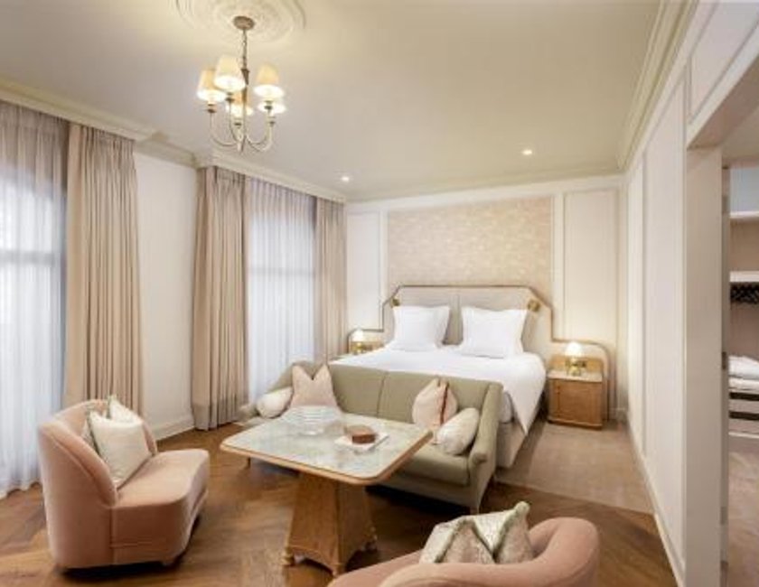Waldorf Junior King Suite del hotel The Waldorf Hilton, London. Foto 2