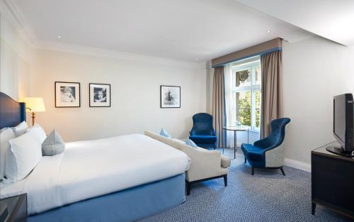 Habitación Executive King con acceso al salón del hotel The Waldorf Hilton, London. Foto 3