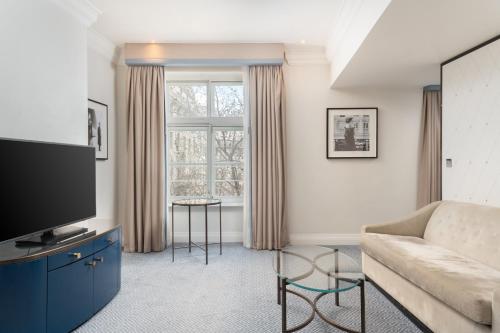 Suite Hilton Executive con acceso al salón del hotel The Waldorf Hilton, London. Foto 9